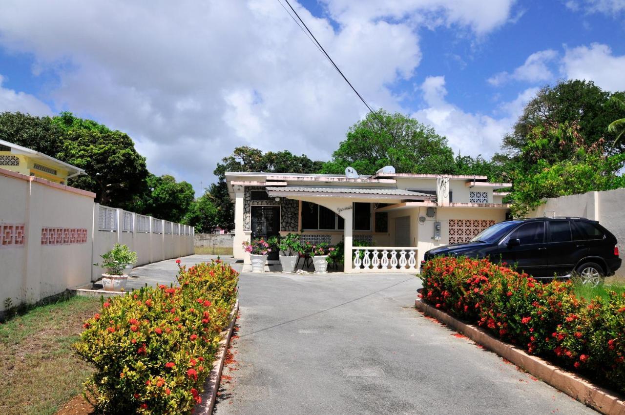 Welcome To The Unpretentious And Breezy Graceville, Steps Away From The Beach Saint James Exterior photo